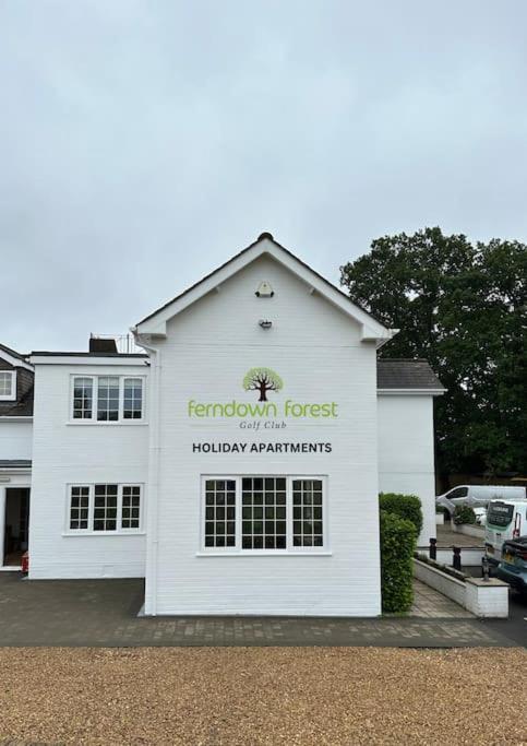The Dolman At Ferndown Forest Golf Course Exterior photo