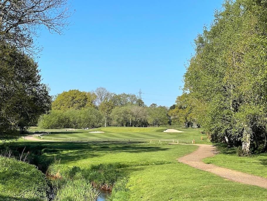 The Dolman At Ferndown Forest Golf Course Exterior photo